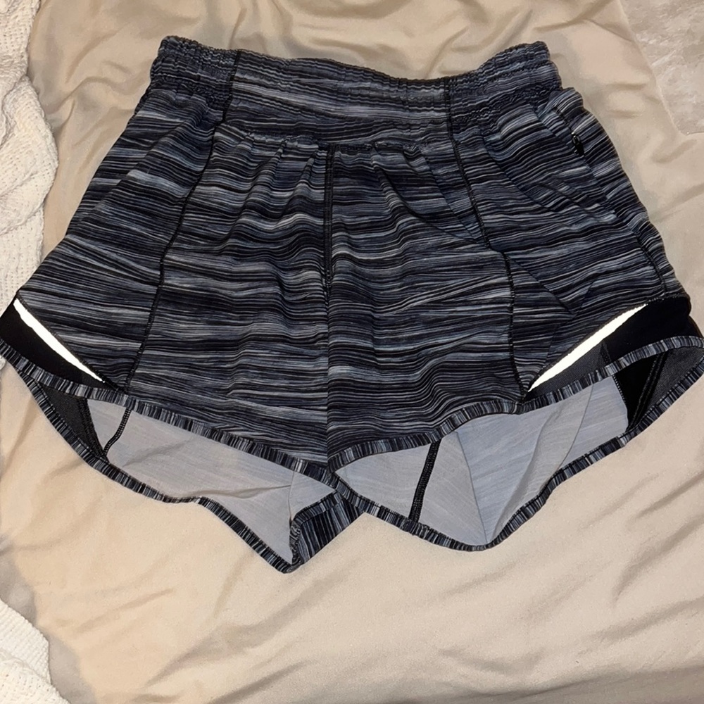 Lululemon Size 2 Hotty Hot Shorts